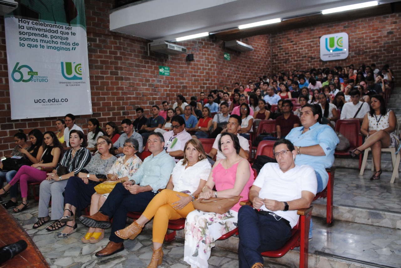 A la conferencia asistieron personalidades del mundo académico de Neiva